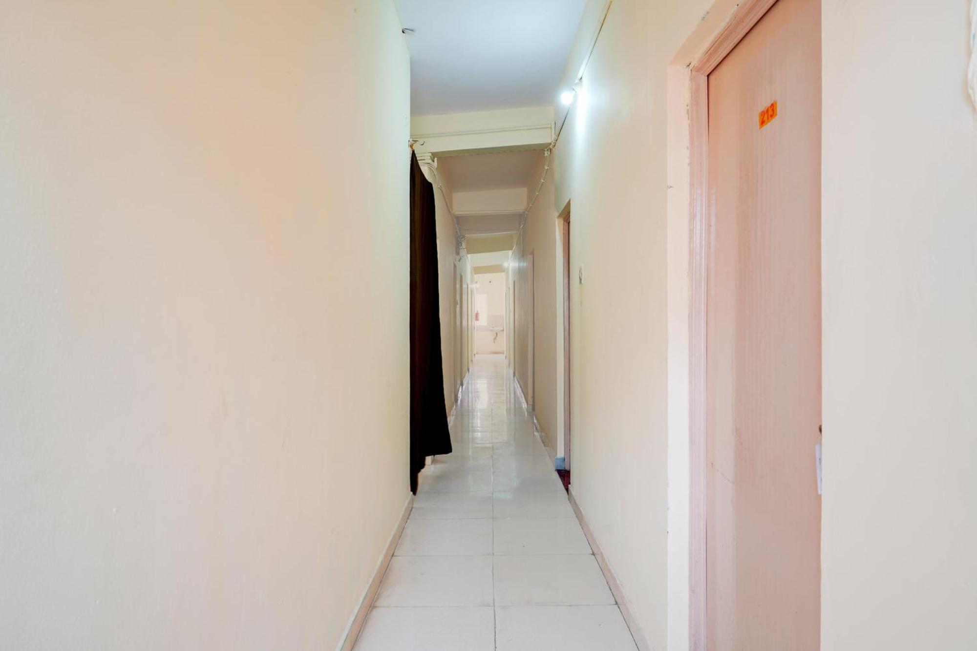 Super Townhouse Marathahalli Near Klm Fashion Mall Бангалор Экстерьер фото